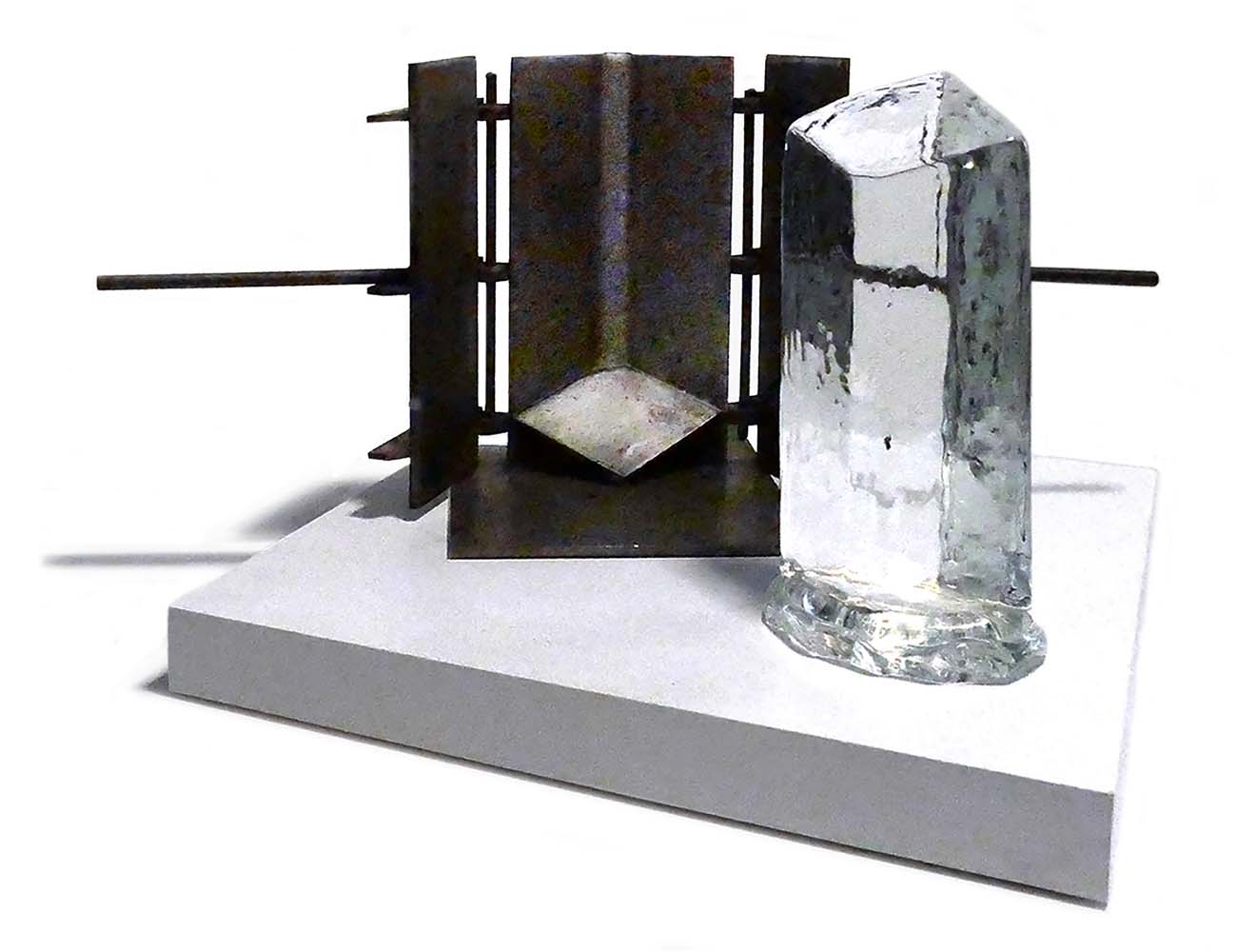 LE MONOLITHE EN VERRE